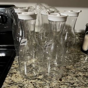 50 oz. Plastic Carafe with Lids - Clear, White Flip Tab